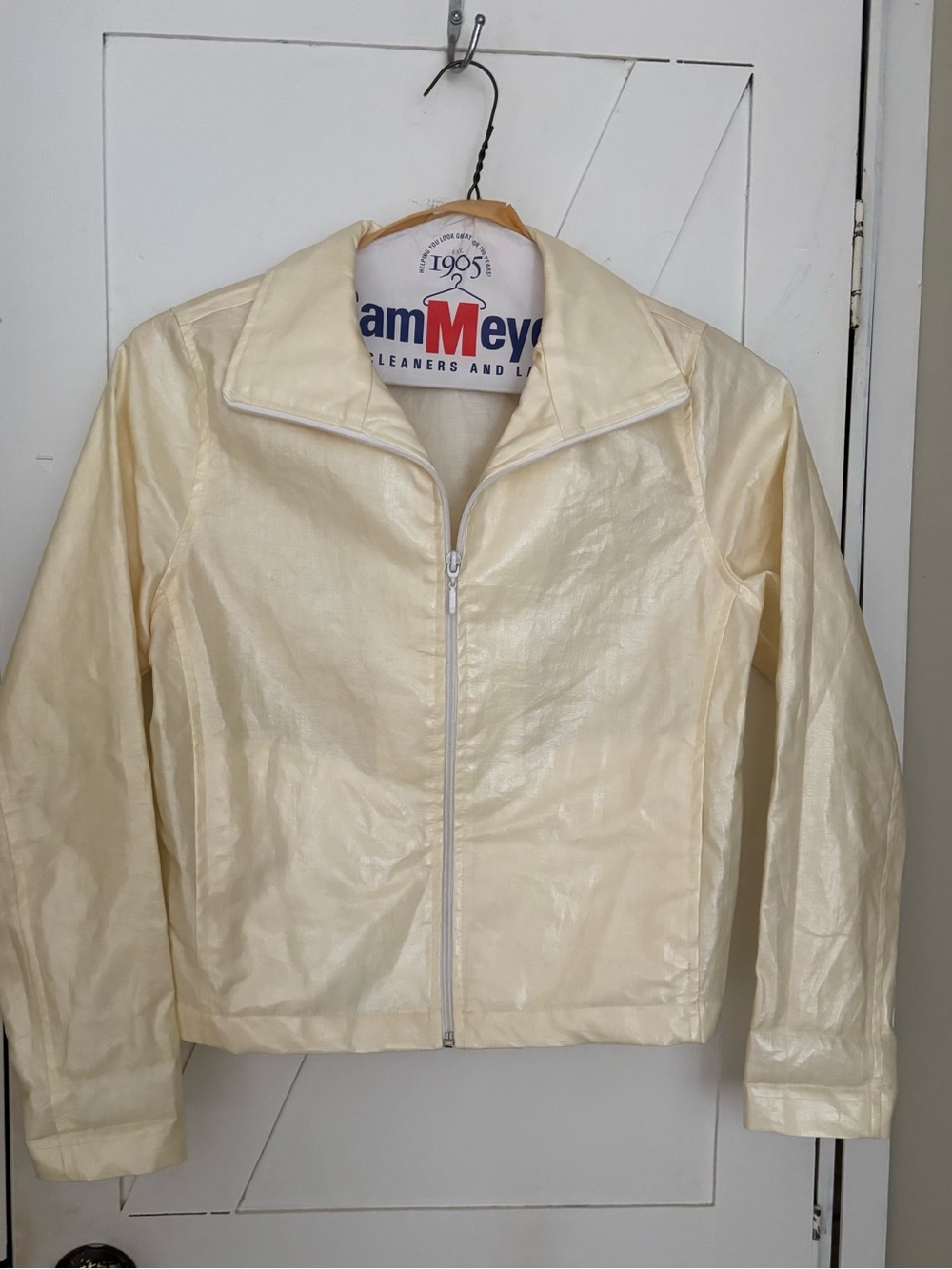POSHMARK TITLE: Concept Lifestyle 100% Linen Ivory Zip Front Jacket XS Made in U